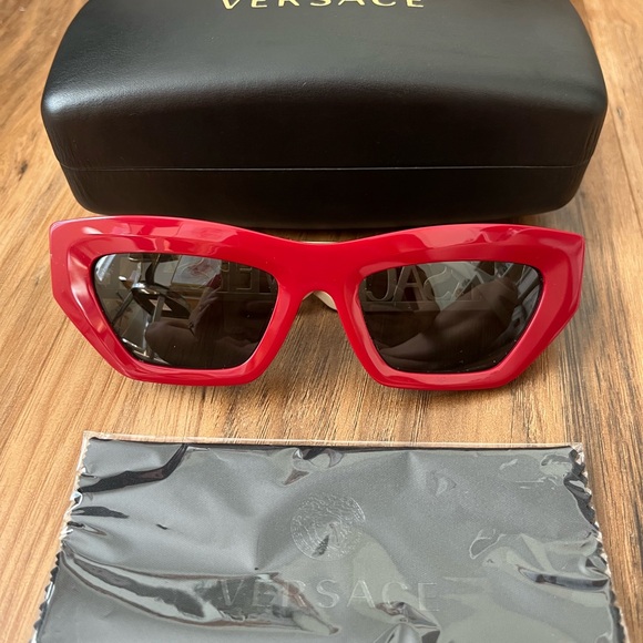 NIB Versace Red and Gold Sunglasses - Picture 2 of 6